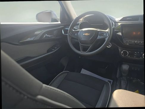 Used 2021 Chevrolet TrailBlazer LT w/ Convenience Package image 14