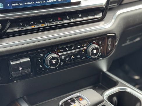 Used 2024 Chevrolet Silverado 1500 High Country image 16
