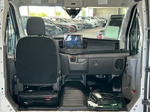 Used 2024 Ford E-Transit Base image 14