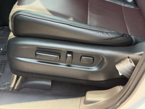 Used 2025 Honda Ridgeline Black Edition image 14