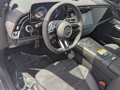 New 2026 Mercedes-Benz E 53 AMG e 4MATIC Sedan image 3