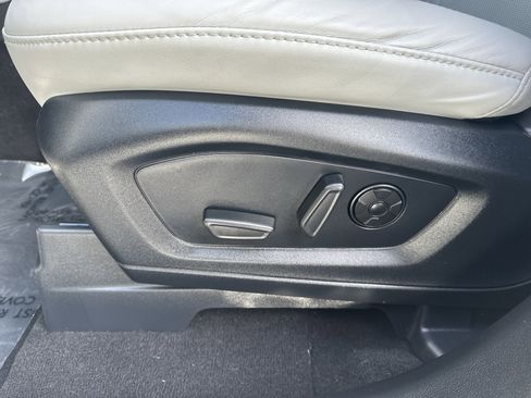 Certified 2025 Ford Explorer Platinum w/ Ultimate Package image 13