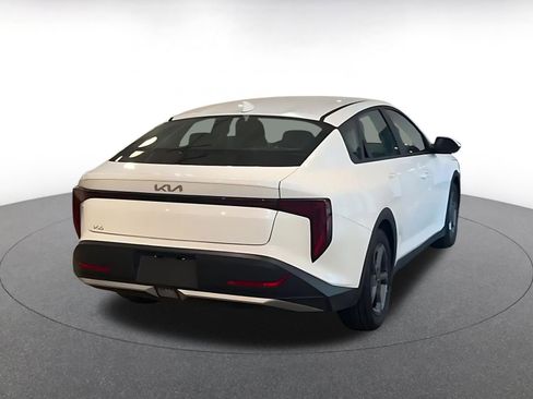 Used 2025 Kia K4 LXS image 15
