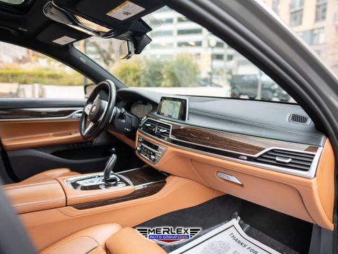 Used 2022 BMW 750i xDrive xDrive M SPORT LINE w/ Executive Package image 15