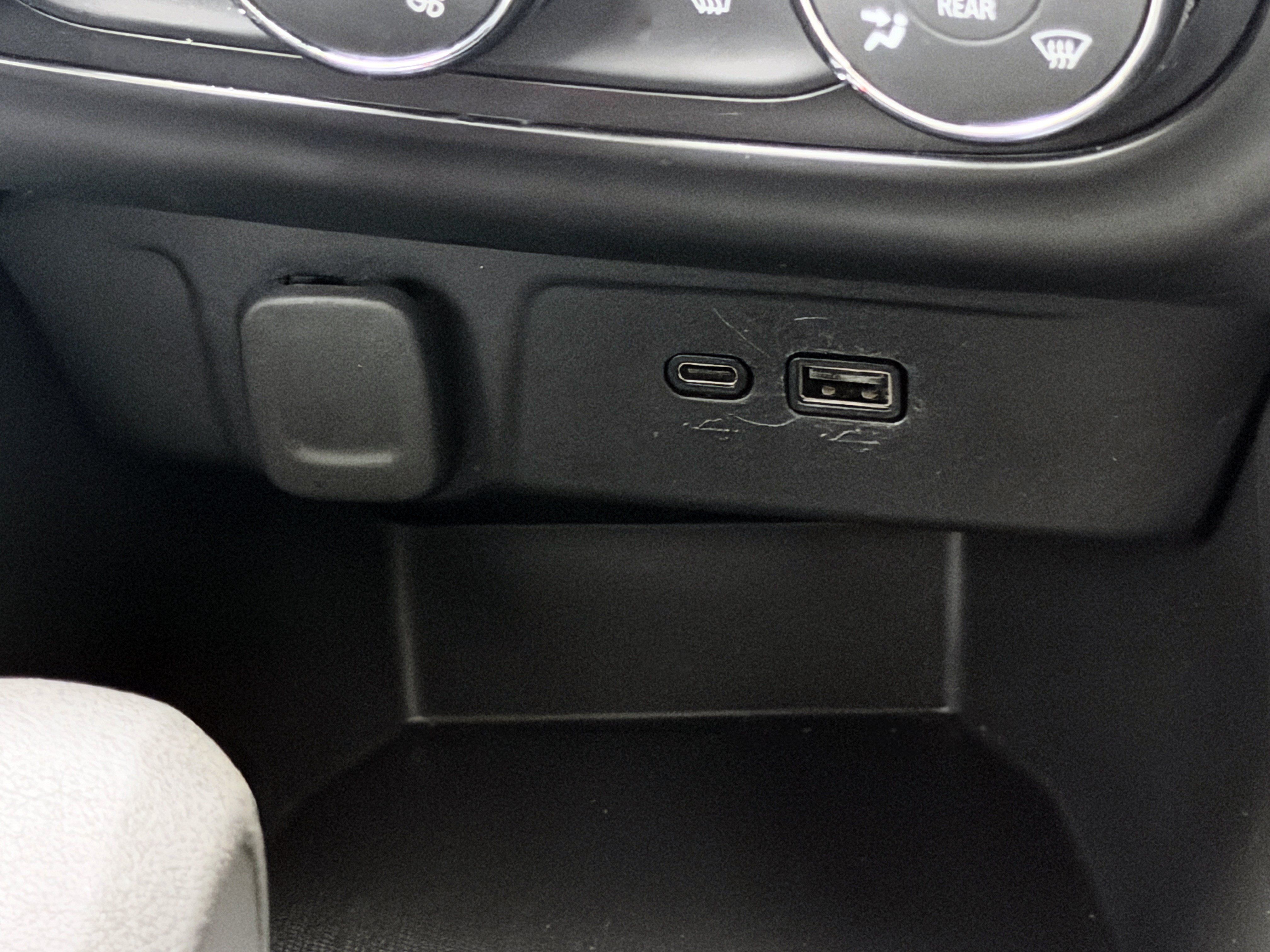 Used 2025 Chevrolet Trax LS w/ LS Convenience Package FWD image 48