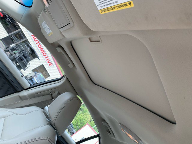 Used 2010 Ford Taurus SEL FWD image 9