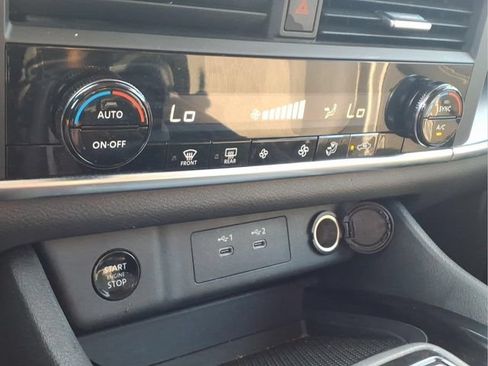 Used 2024 Nissan Rogue SV AWD/4WD image 10