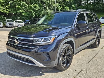 Used 2023 Volkswagen Atlas SE w/ Black Wheel Package