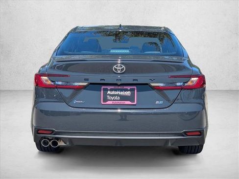 Used 2025 Toyota Camry SE image 7