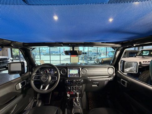 Used 2023 Jeep Wrangler Unlimited Rubicon 4xe AWD/4WD image 28