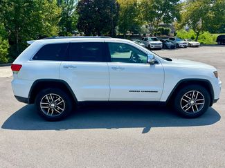 Used 2017 Jeep Grand Cherokee Limited w/ Luxury Group II AWD/4WD video 4