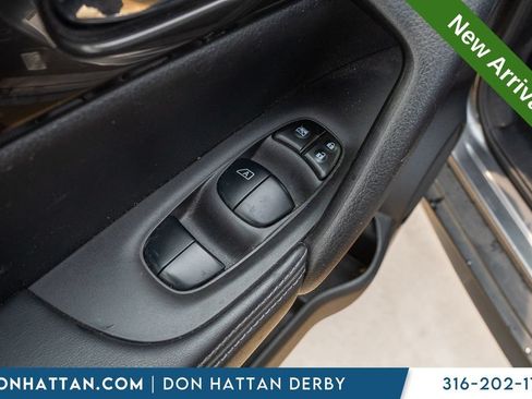 Used 2020 Nissan Rogue SV FWD image 15