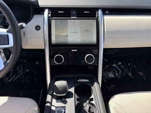 Used 2025 Land Rover Discovery S AWD/4WD image 16