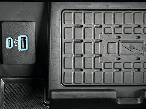 Used 2023 Ford F150 Lariat w/ Equipment Group 502A High image 34