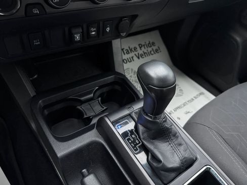 Used 2019 Toyota Tacoma TRD Sport image 6