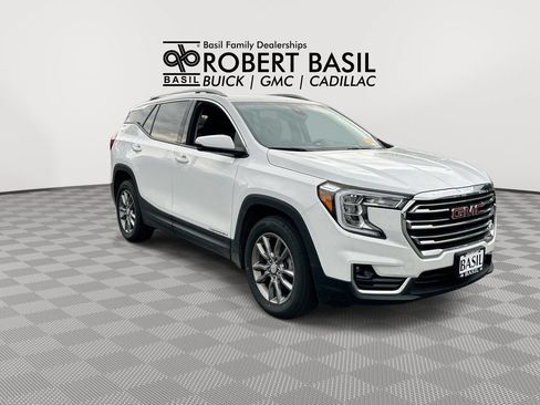 Used 2024 GMC Terrain SLT AWD/4WD image 2