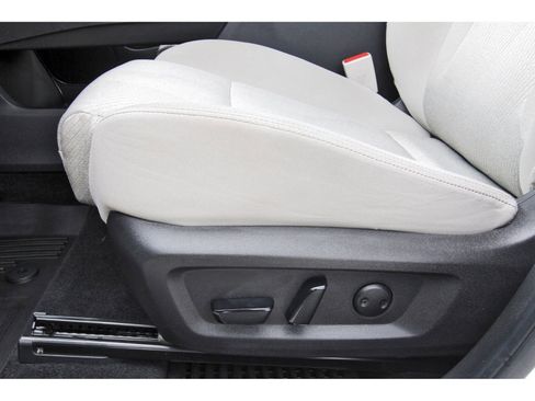 Used 2024 Nissan Rogue SV FWD image 29