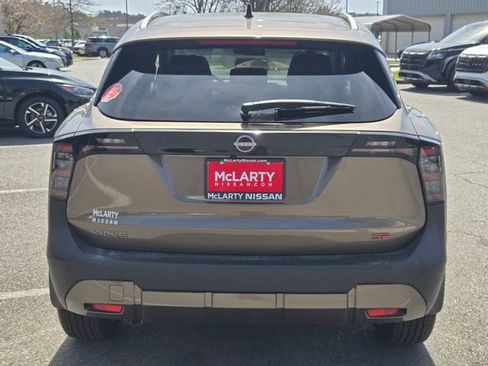 New 2026 Nissan Kicks SR FWD image 10
