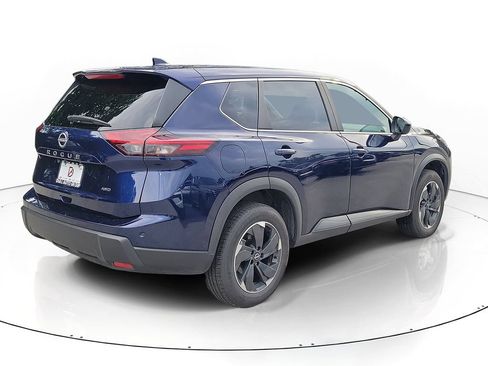 Used 2025 Nissan Rogue SV AWD/4WD image 4