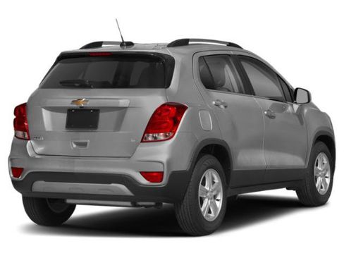 Used 2022 Chevrolet Trax LT w/ LT Convenience Package AWD/4WD image 2