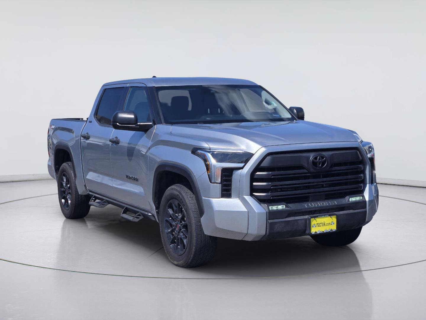 Used 2022 Toyota Tundra SR5 AWD/4WD image 3