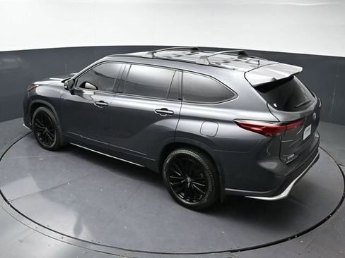 Used 2023 Toyota Highlander XSE image 31