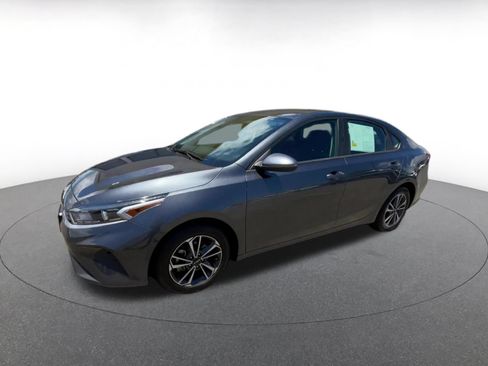 Used 2024 Kia Forte LXS FWD image 8