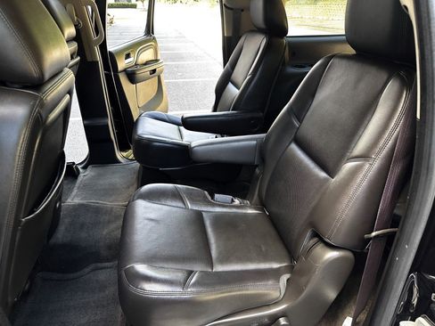 Used 2013 GMC Yukon XL Denali AWD/4WD image 26