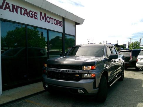 Used 2019 Chevrolet Silverado 1500 Custom AWD/4WD image 1