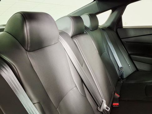 Used 2023 Honda Accord Sport image 12