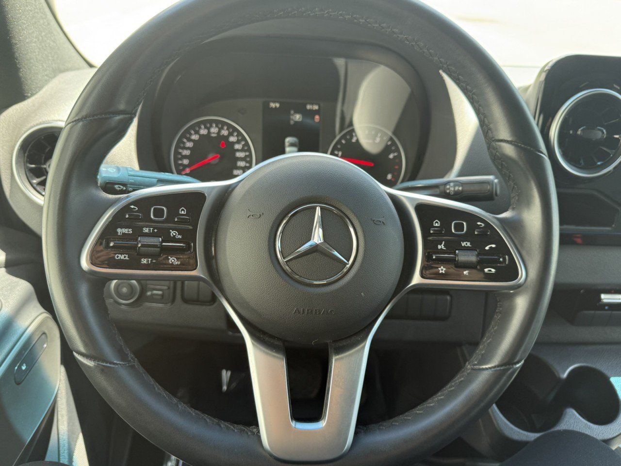 Used 2024 Mercedes-Benz Sprinter 2500 image 21