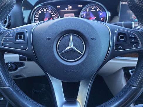 Used 2017 Mercedes-Benz E 300 4MATIC image 7