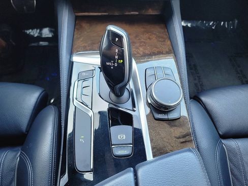 Used 2018 BMW M550i xDrive w/ Driving Assistance Package AWD/4WD image 40