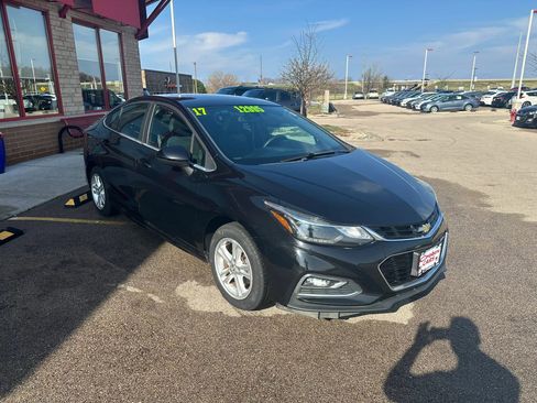 Used 2017 Chevrolet Cruze LT w/ LT True North Edition FWD image 6