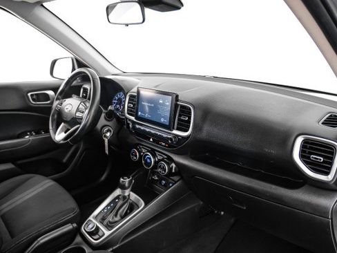 Used 2020 Hyundai Venue SEL w/ Convenience Package FWD image 10