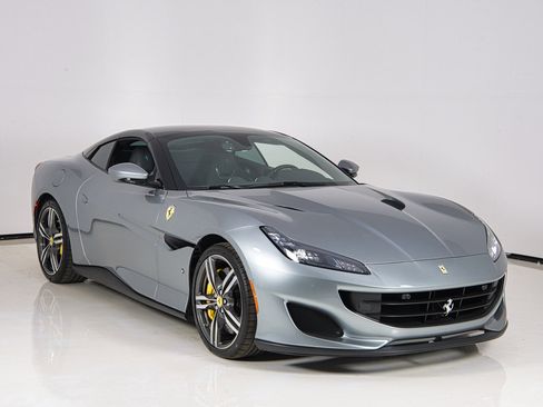 Certified 2019 Ferrari Portofino RWD image 22
