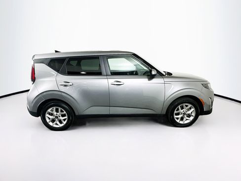 Used 2025 Kia Soul LX w/ LX Technology Package image 10