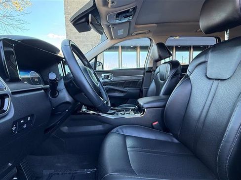 Used 2023 Kia Sorento SX image 10