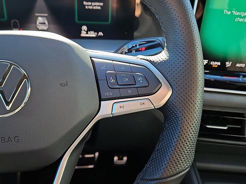 New 2025 Volkswagen Tiguan SE R-Line image 18