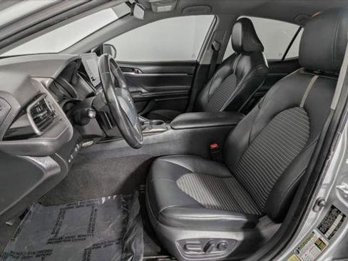 Used 2021 Toyota Camry SE image 11