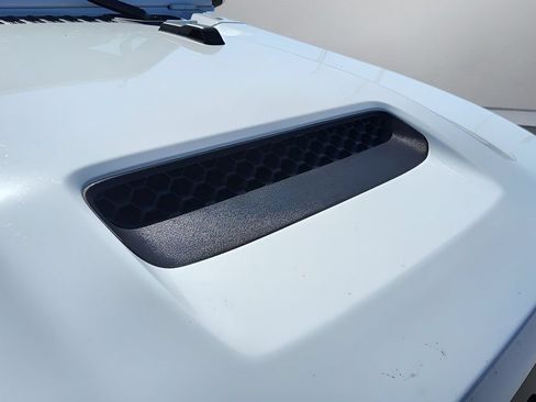 Used 2023 Jeep Gladiator Mojave w/ LED Lighting Group AWD/4WD image 9