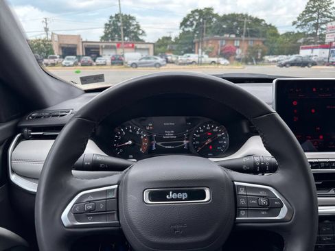 Used 2025 Jeep Compass Limited AWD/4WD image 30