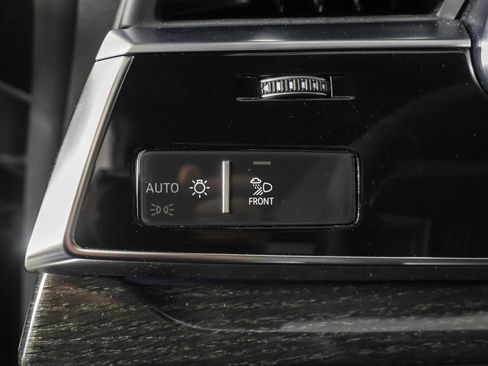 Used 2022 Audi Q8 Prestige w/ Prestige Package image 26