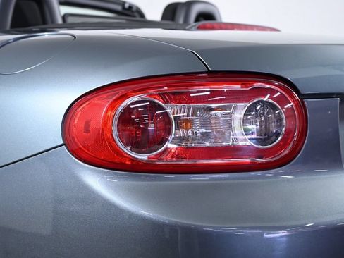 Used 2013 MAZDA MX-5 Miata Sport RWD image 8