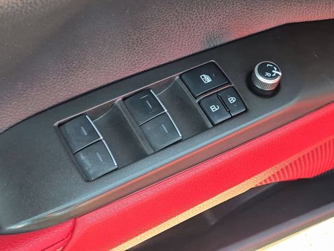 Used 2022 Toyota Camry XSE FWD image 11