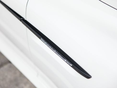 Used 2016 Aston Martin DB9 GT RWD image 16