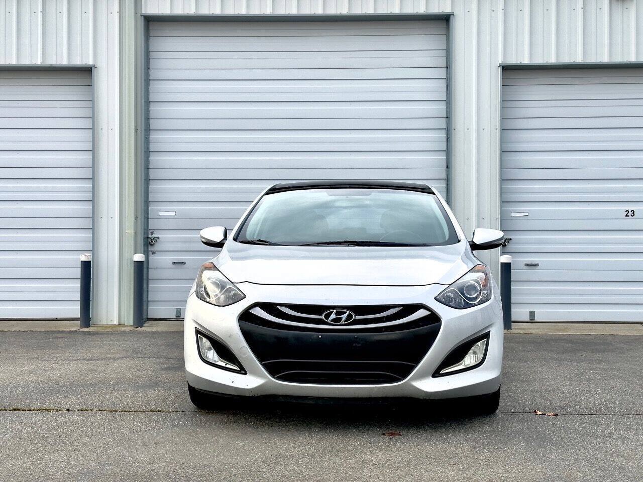 Used 2013 Hyundai Elantra GT w/ Style Pkg FWD image 2