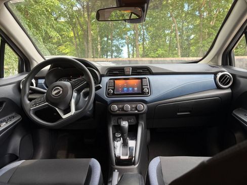 Used 2025 Nissan Versa SV FWD image 26