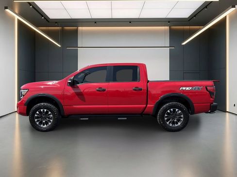 Used 2021 Nissan Titan PRO-4X w/ Pro-4x Convenience Package AWD/4WD image 2