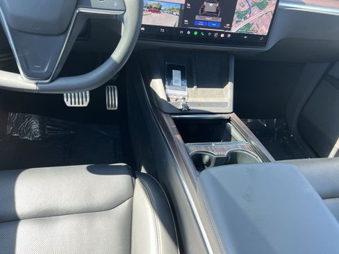 Used 2025 Tesla Model X AWD/4WD image 23